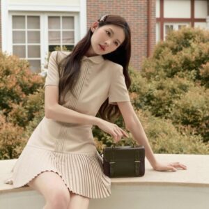 Xem ngay Váy tiểu thư thanh lịch có cúc trang trí, cổ sen, váy xếp ly_Roesy.Closet