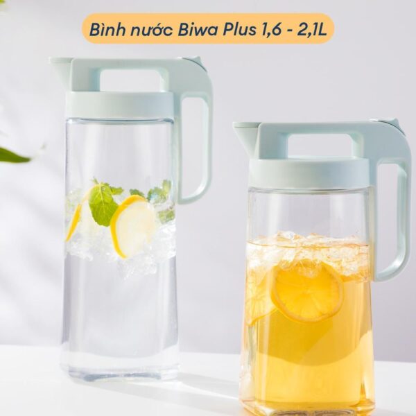 Bình nước để bàn học
